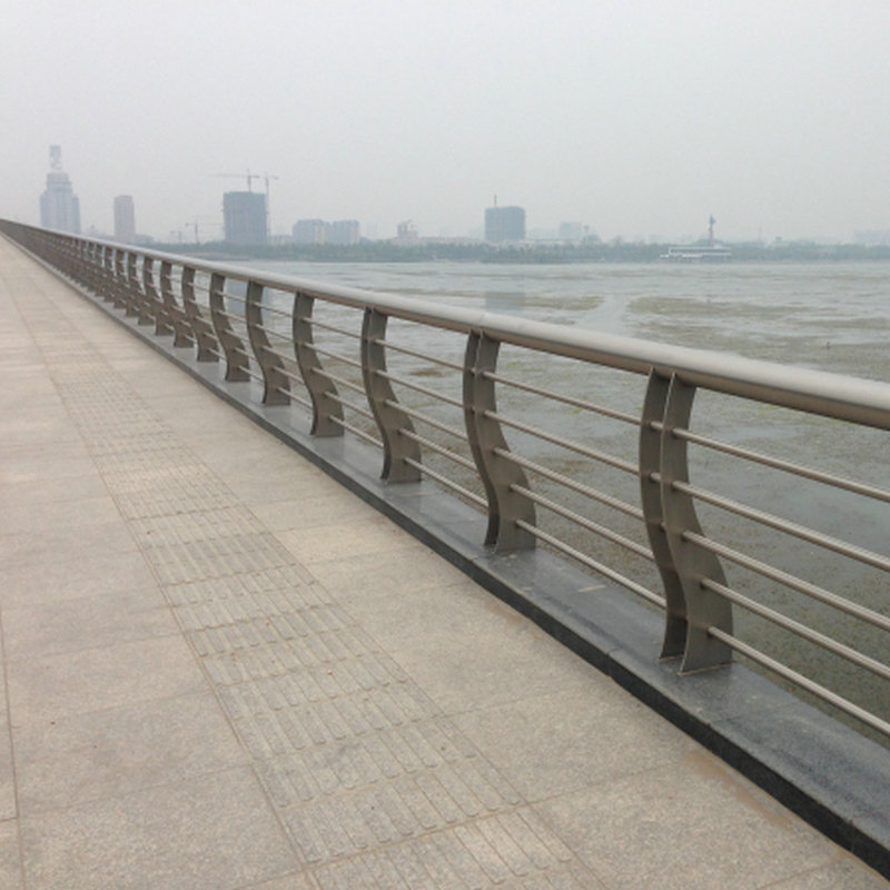 定制不锈钢河道桥梁扶手栏杆交通公路桥梁隔离防撞护栏来图定制