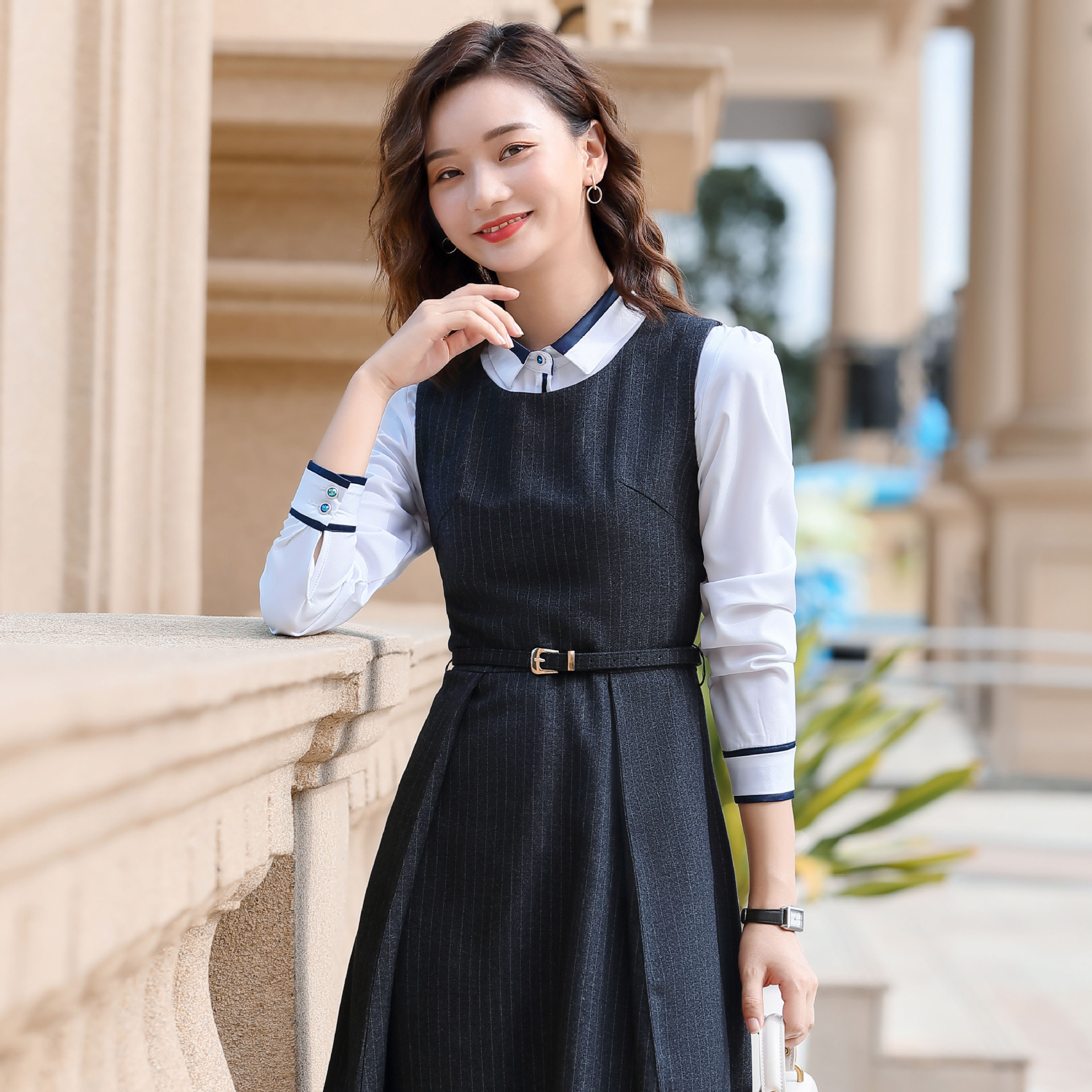 职业时尚连衣裙女2022春夏修身条纹两件套教师面试幼儿园工作服