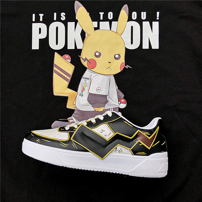 2020春季新款韩版百搭皮卡丘手绘卡通男生板鞋低帮潮牌时尚学生鞋