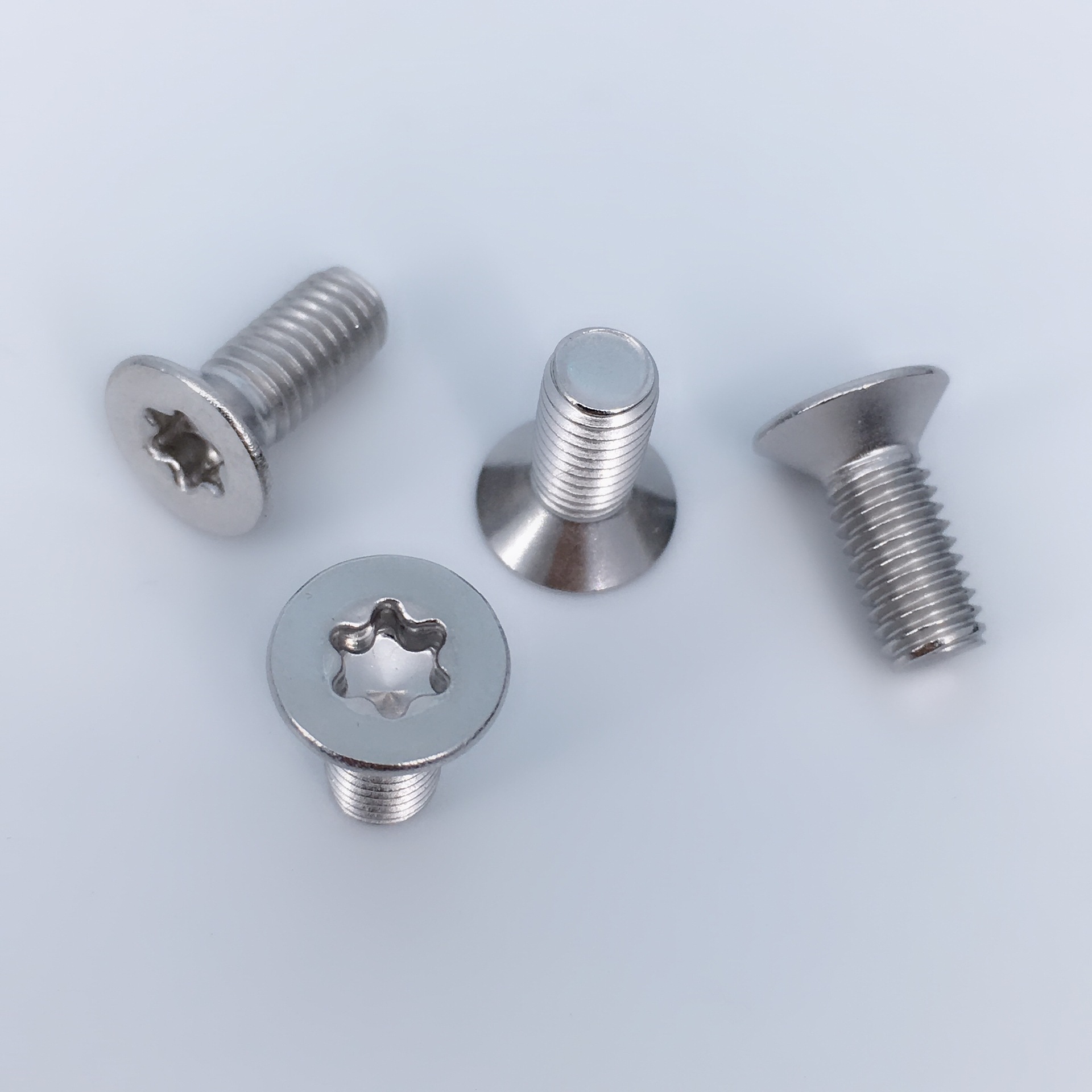 专业批发304不锈钢梅花槽沉头机丝gb2673 梅花沉头螺丝m2m2.5m3m4