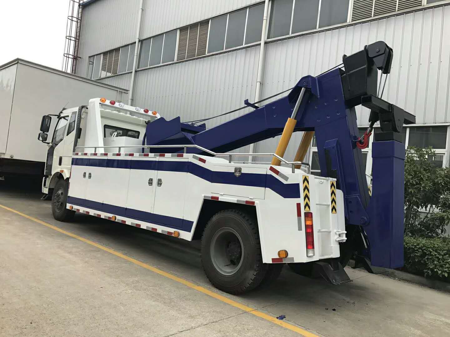 重型清障车 解放清障带吊 路政拖车 高速拖车/道路救援拖车