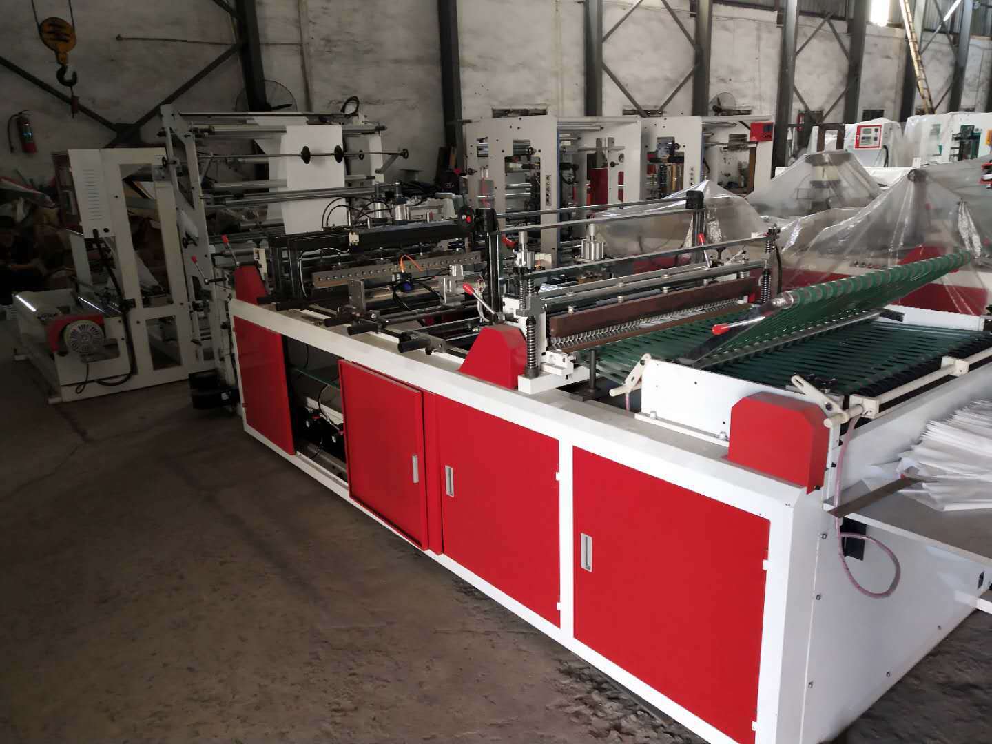 穿绳连卷垃圾袋制袋机免撕自动掉料手提塑料袋制袋机械