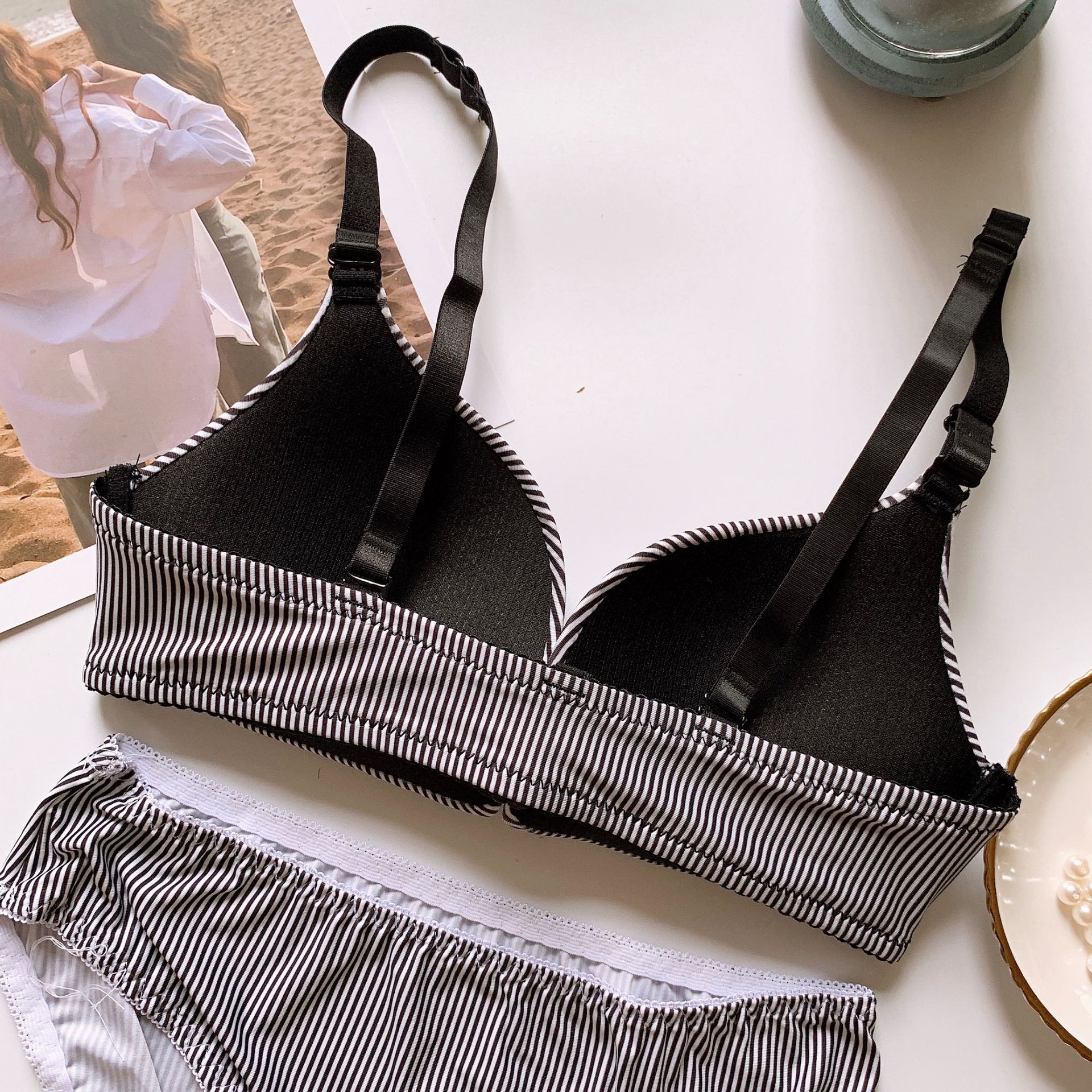 前扣性感美背无钢圈聚拢内衣女条纹蕾丝无痕薄款防下垂文胸调整型