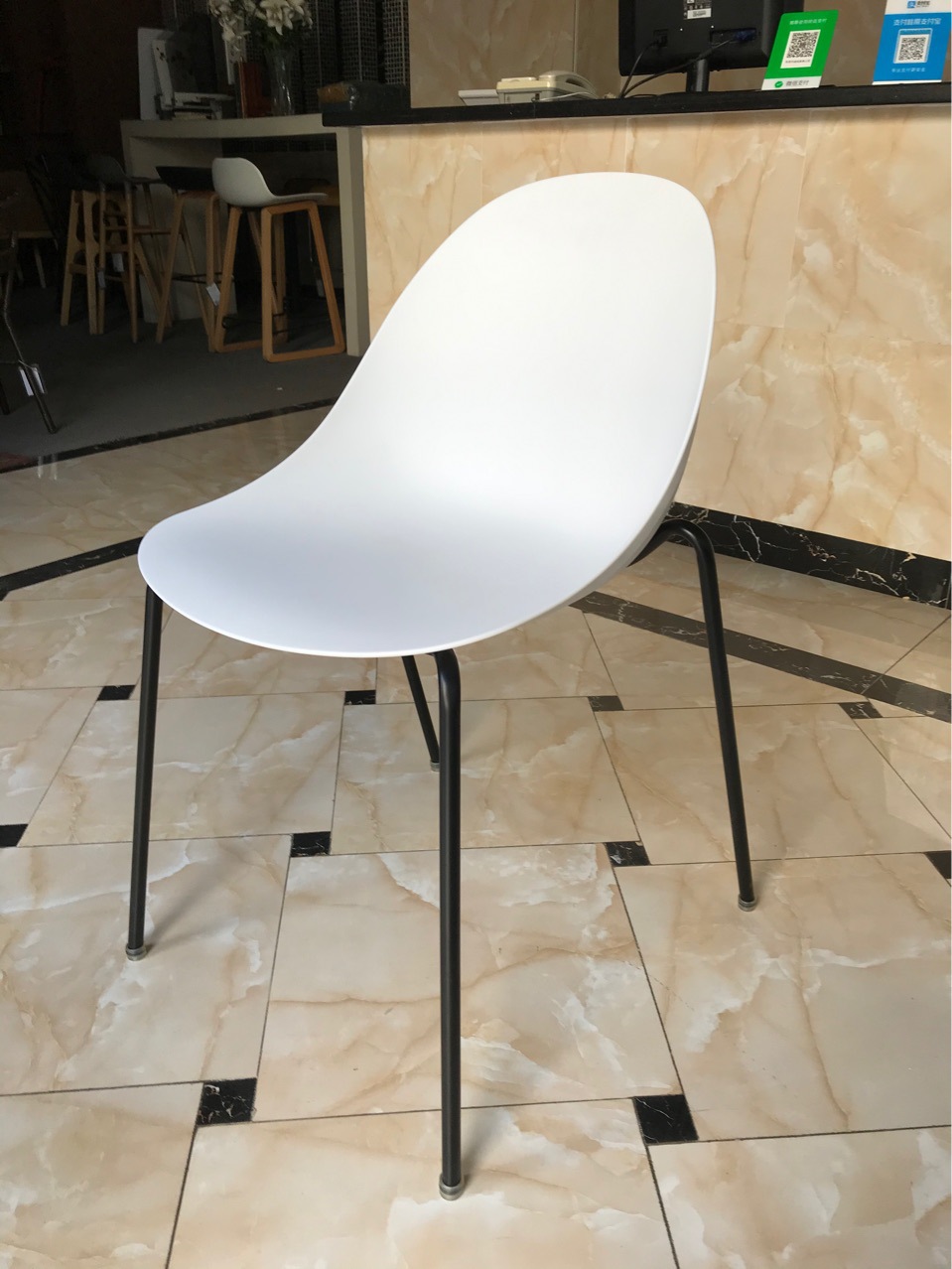 东莞塑料椅pp塑料椅奶茶店餐椅阅览椅佛山塑料餐椅休闲户外椅