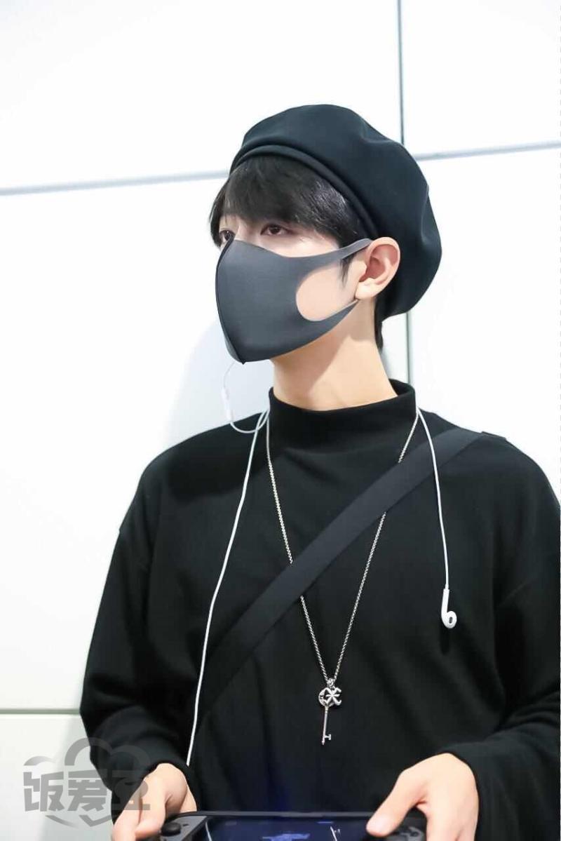 肖战同款帽子女秋冬天百搭学生贝雷帽复古网红平顶画家帽休闲毛呢