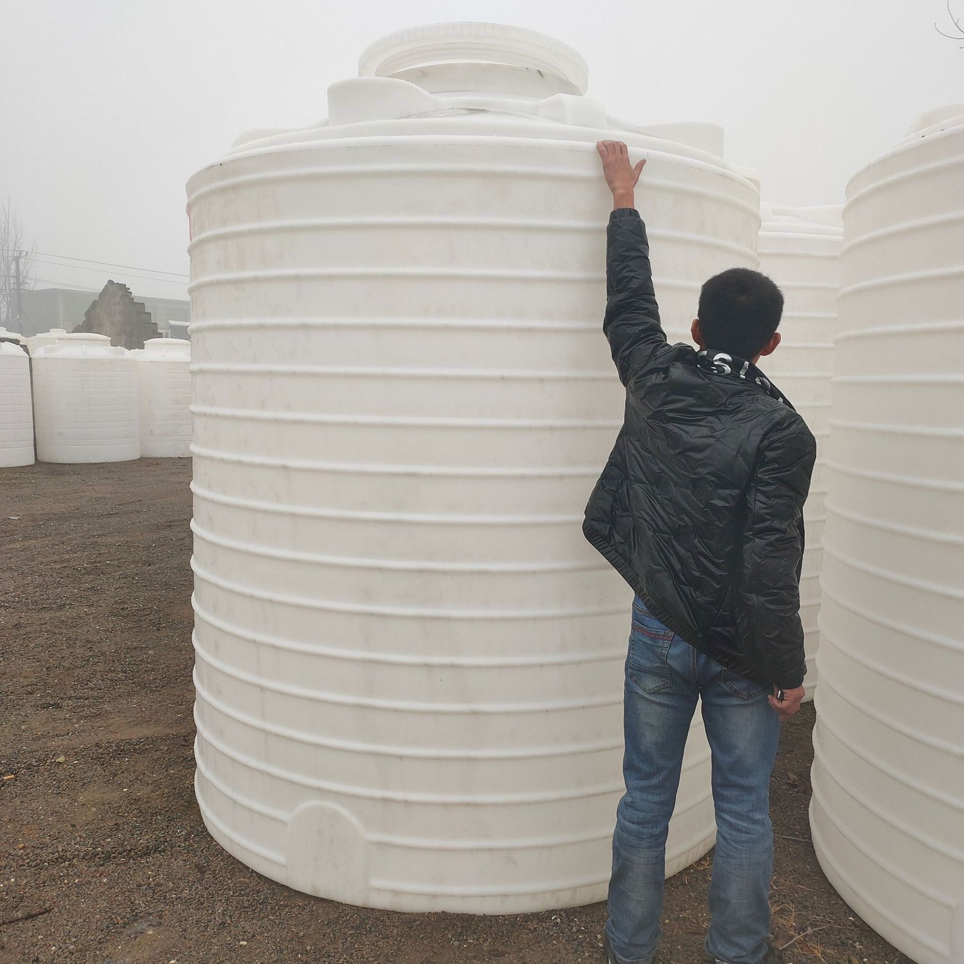 5t5吨塑料立式水塔立式水罐车间储存用大白桶晒水桶周转桶化工桶