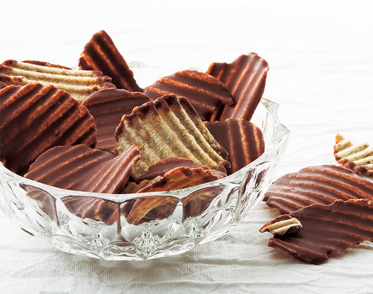 日本进口蔡文静推荐零食royce生巧克力原味黑白巧克力波浪薯片