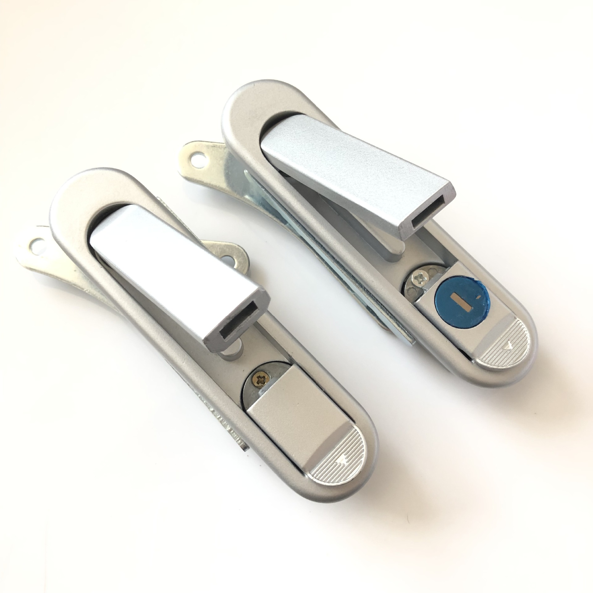 工业锁具指的是适用于工业工程上的锁具,如电器开关程序锁,机床峪锁