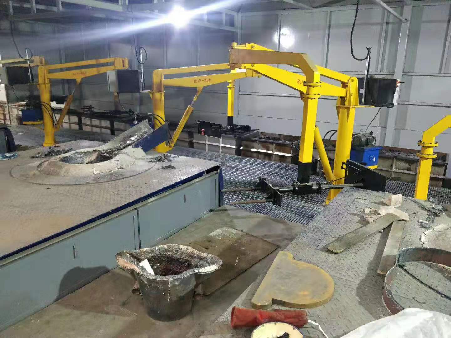 厂家直销铸造自动浇铸机械手 bjy200浇筑机械臂 曲臂铸造机械手