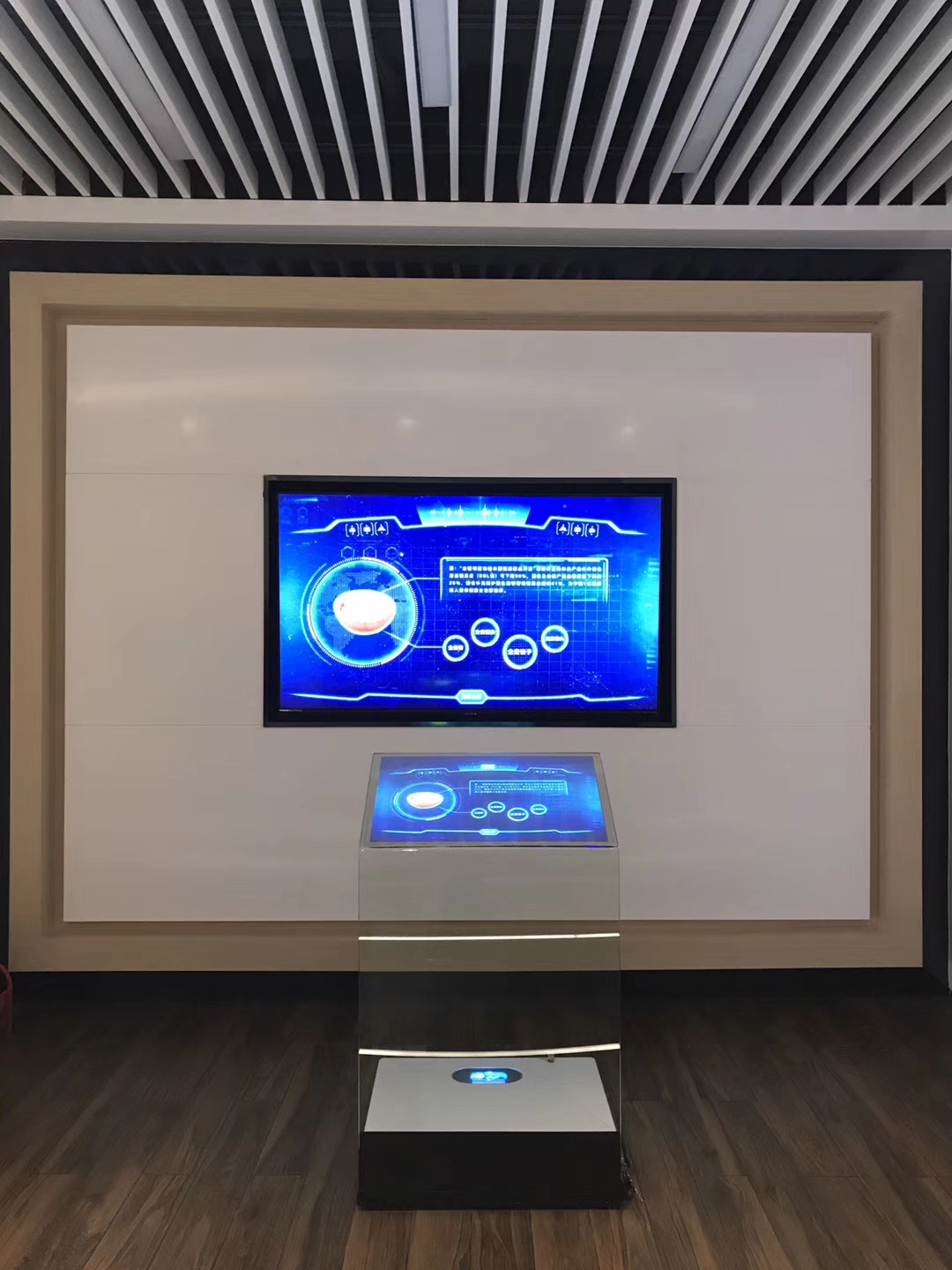 32投影触摸水晶讲台/悬浮成像一体机/全息触控透明一体机