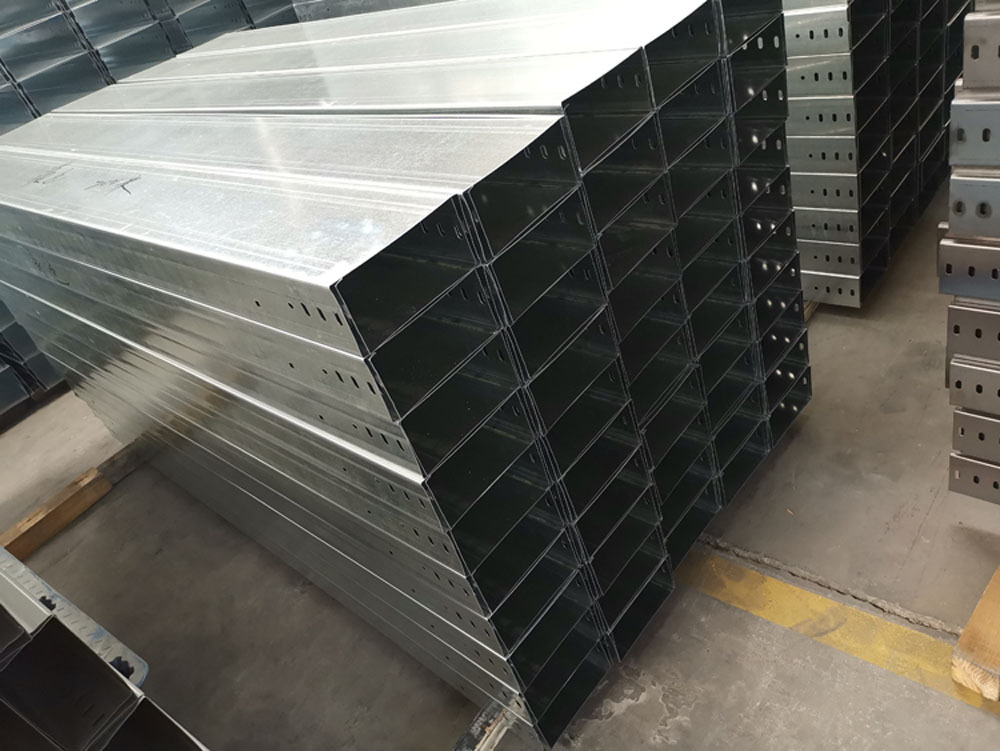 厂家生产供应新型托盘式桥架电缆桥架定制镀锌托盘式电缆桥架批发