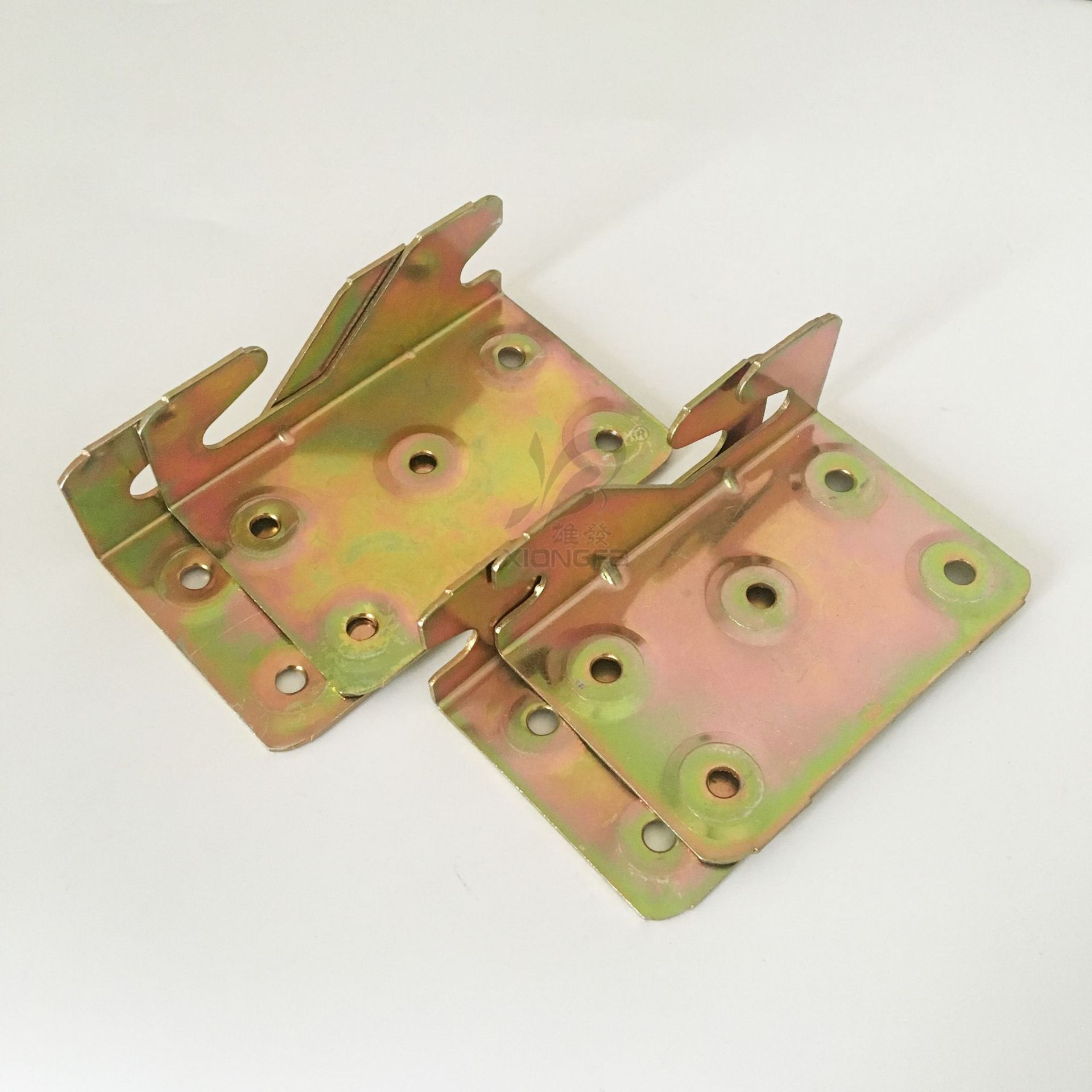 厂家直销 81中板床板床挂角铁床用连接件木床插固定五金配件批发