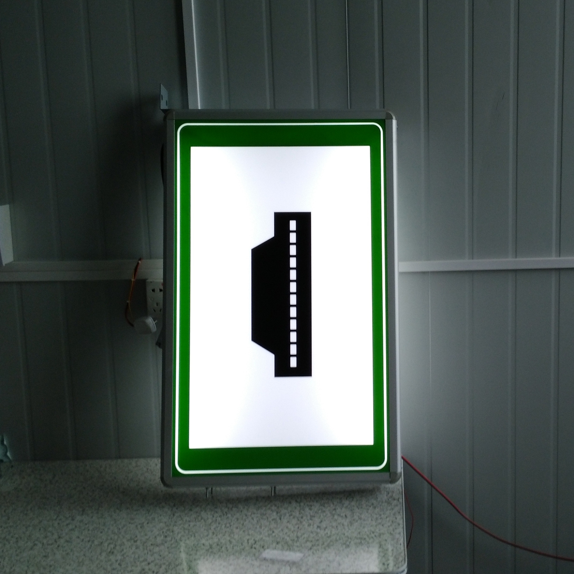 厂家直销隧道电光标志隧道标志灯箱隧道疏散指示标志隧道消防标志