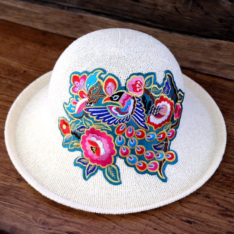 新款四季民族风刺绣花圆顶孔雀帽子遮阳帽百搭女士太阳防晒盆帽