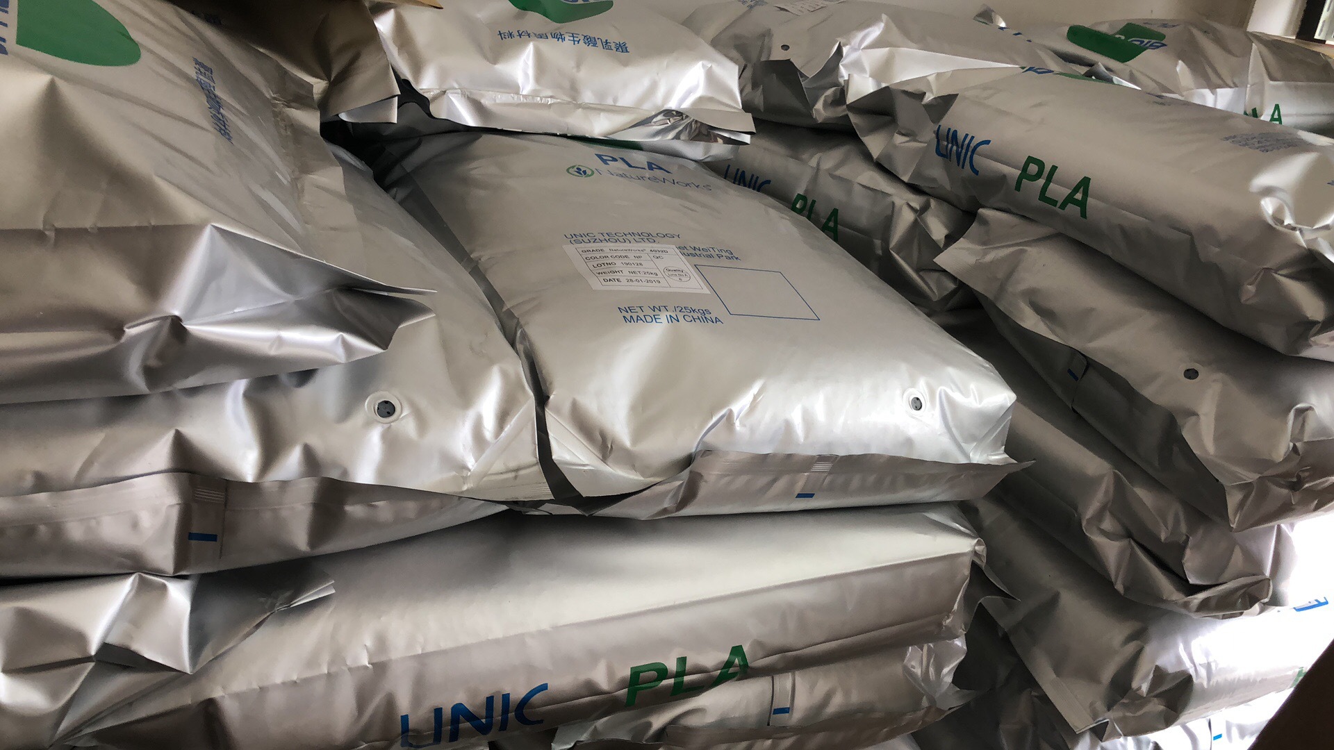 pla塑料美国natureworks7032d吹瓶级pla聚乳酸用于瓶子果汁瓶