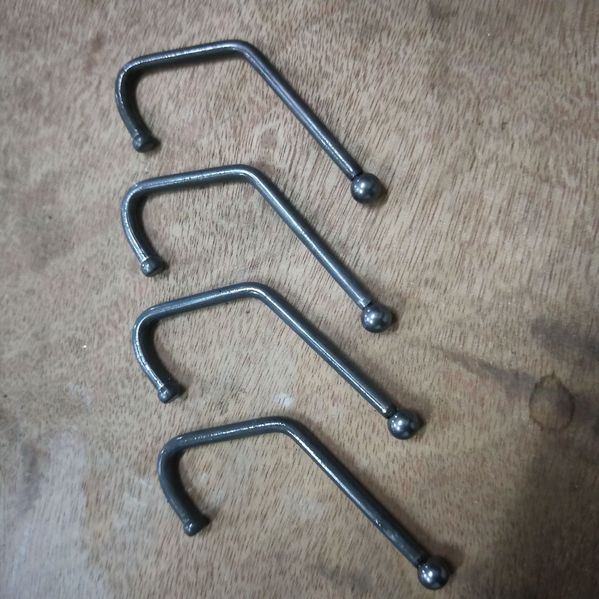 本厂提供焊接钢珠s钩 不锈钢s钩可来图来样定制各种钩子 挂钩