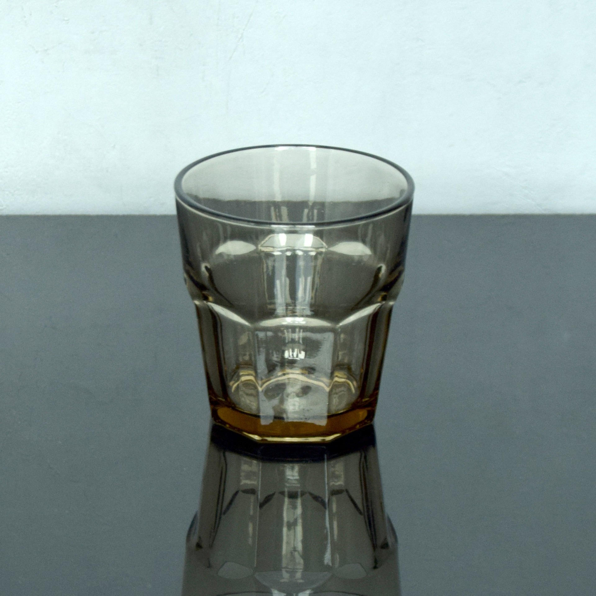 厂家批发有色玻璃杯高档西餐厅水杯果汁杯透亮蓝色250ml八角杯