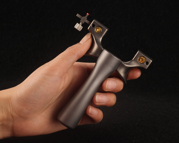 钛合金传奇弹弓80-20扁皮竞技传奇弹弓批发户外免绑扁皮钛合金