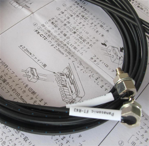 全新原装正品ft-r43光纤传感器对射式 m4螺纹l型直角线长2米