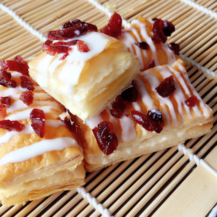 加工定制纯手工制作千层松塔塔塔酥松脆巧克力坚果蔓越莓蛋黄肉松