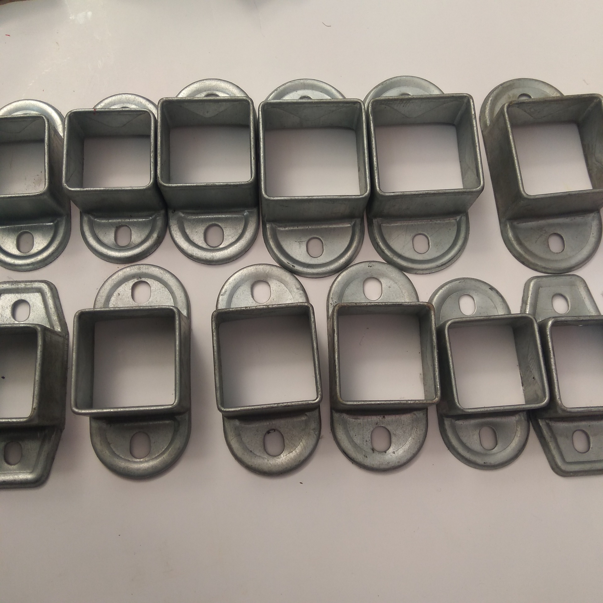 厂家直销 锌钢护栏配件32*32,40*40正固定座