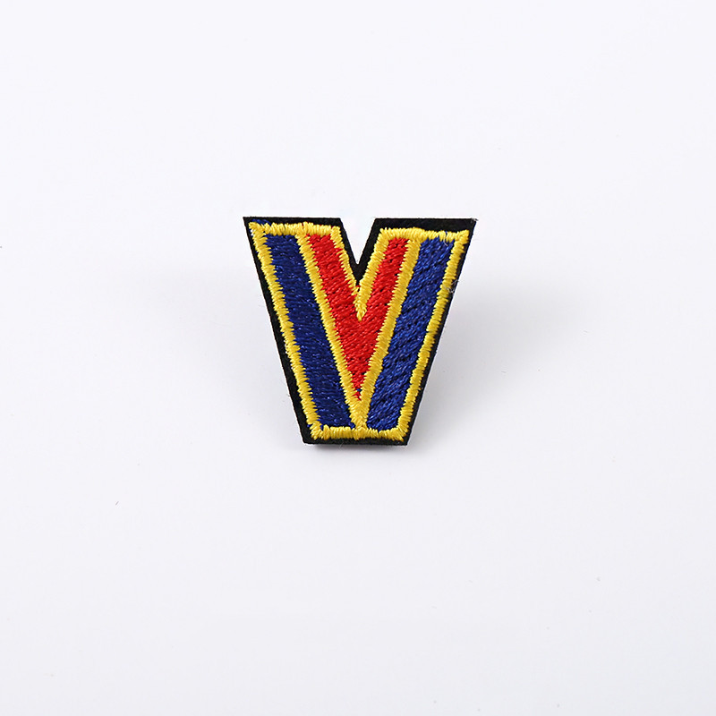 肖战同款手工刺绣胸针女日系可爱徽章英文字母胸章别针扣针配饰品