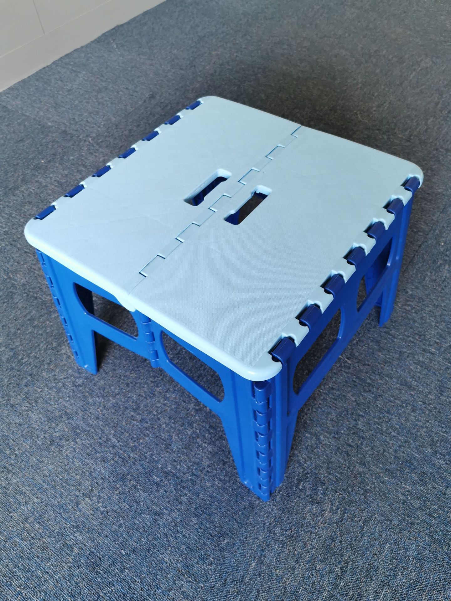 多功能加厚塑料折叠餐桌便携户外野餐折叠桌子时尚创意成人塑料桌