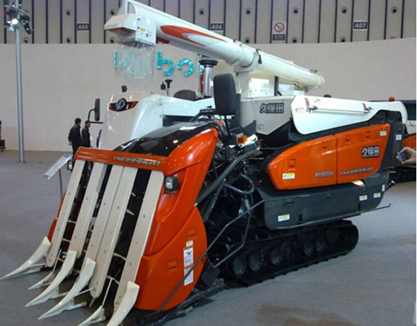 日本久保田水稻收割机pro888gm