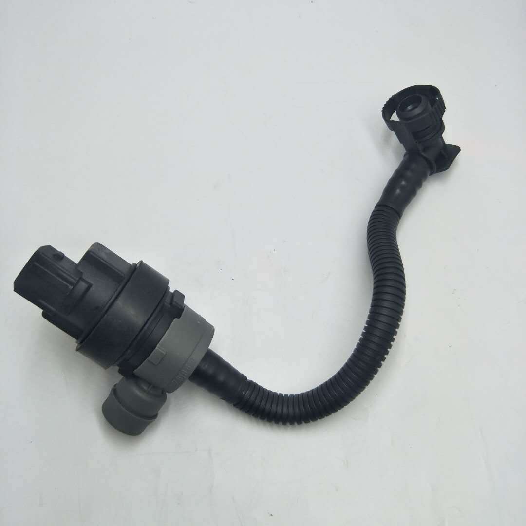 适用于宝马e60e70e82e88燃油箱排气阀碳罐通气阀 13907618643