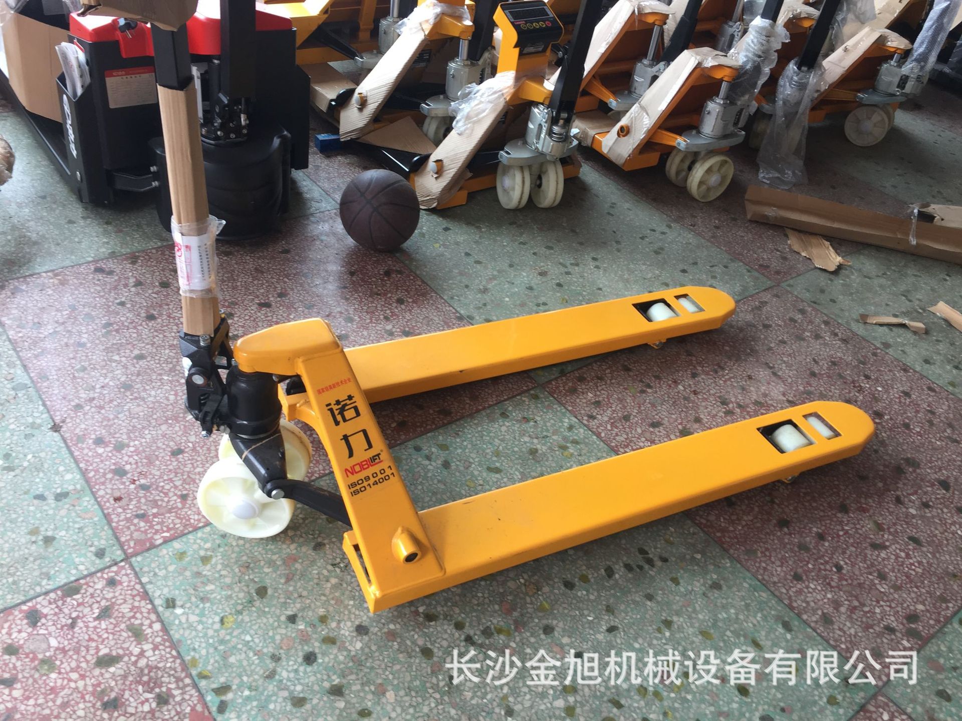 手动叉车_12吨手动叉车液压手推车搬运车地牛手拉工厂仓库 - 阿里巴巴