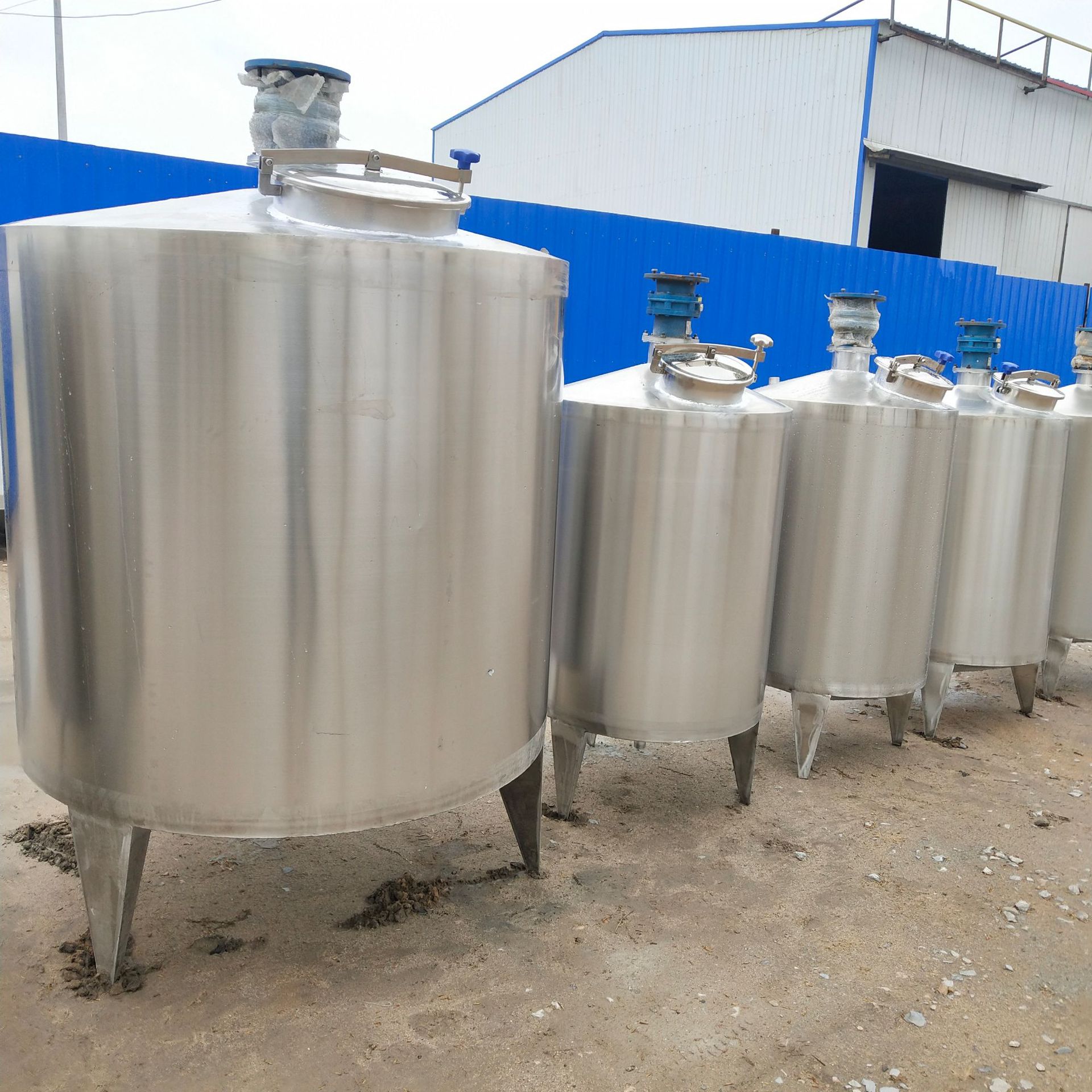 热卖二手不锈钢液体搅拌罐 二手无菌搅拌罐 食品搅拌罐不锈钢储罐