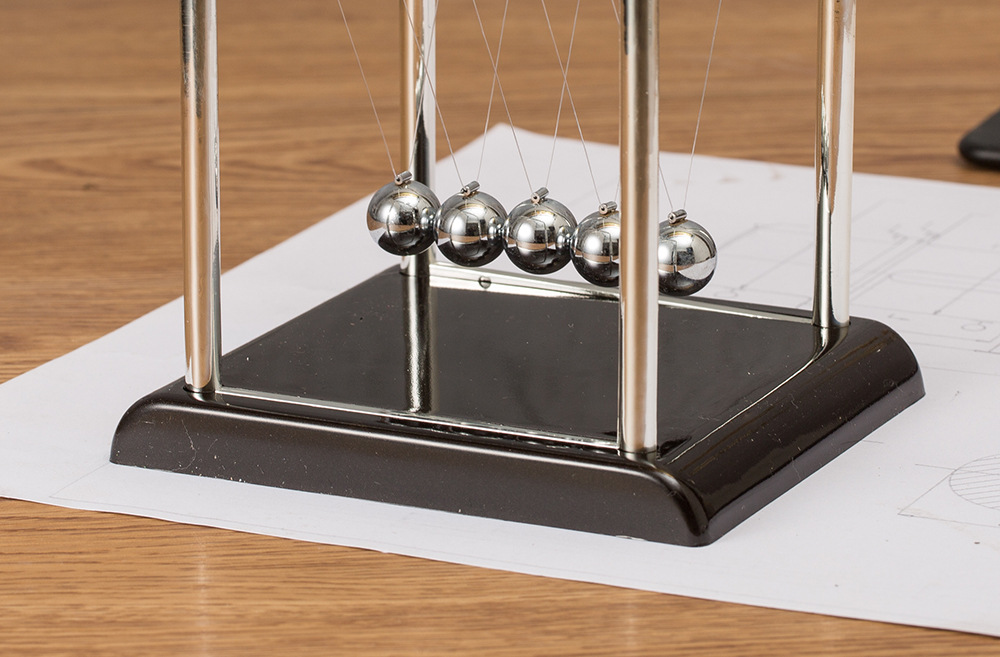 中号/创意牛顿摆球撞球碰碰球永动机模型多珠金属家居工艺品摆件