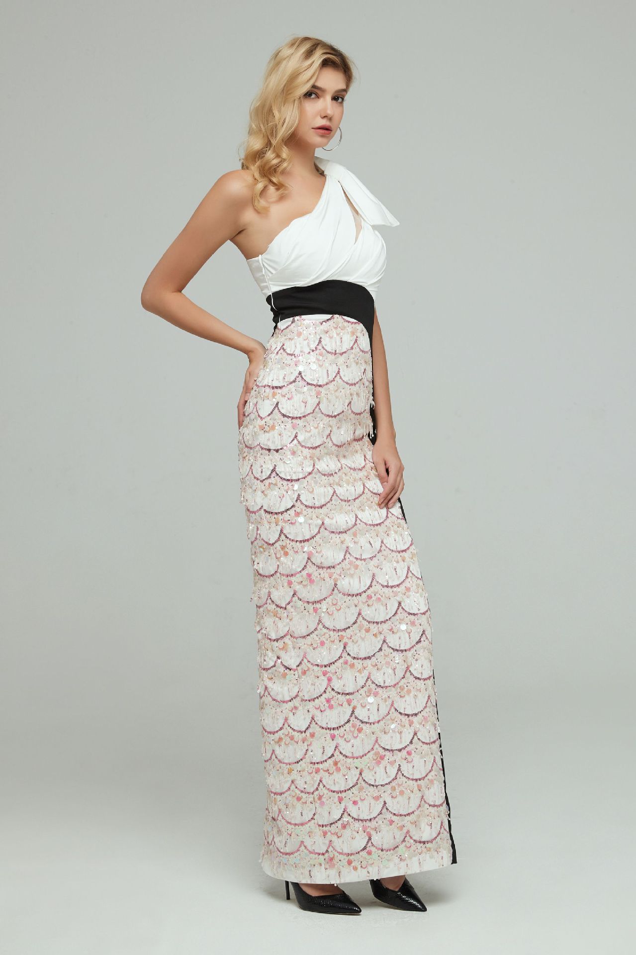 夏季新款礼服2019女 鱼鳞吊坠亮片连衣裙 斜肩开叉性感修身礼服裙