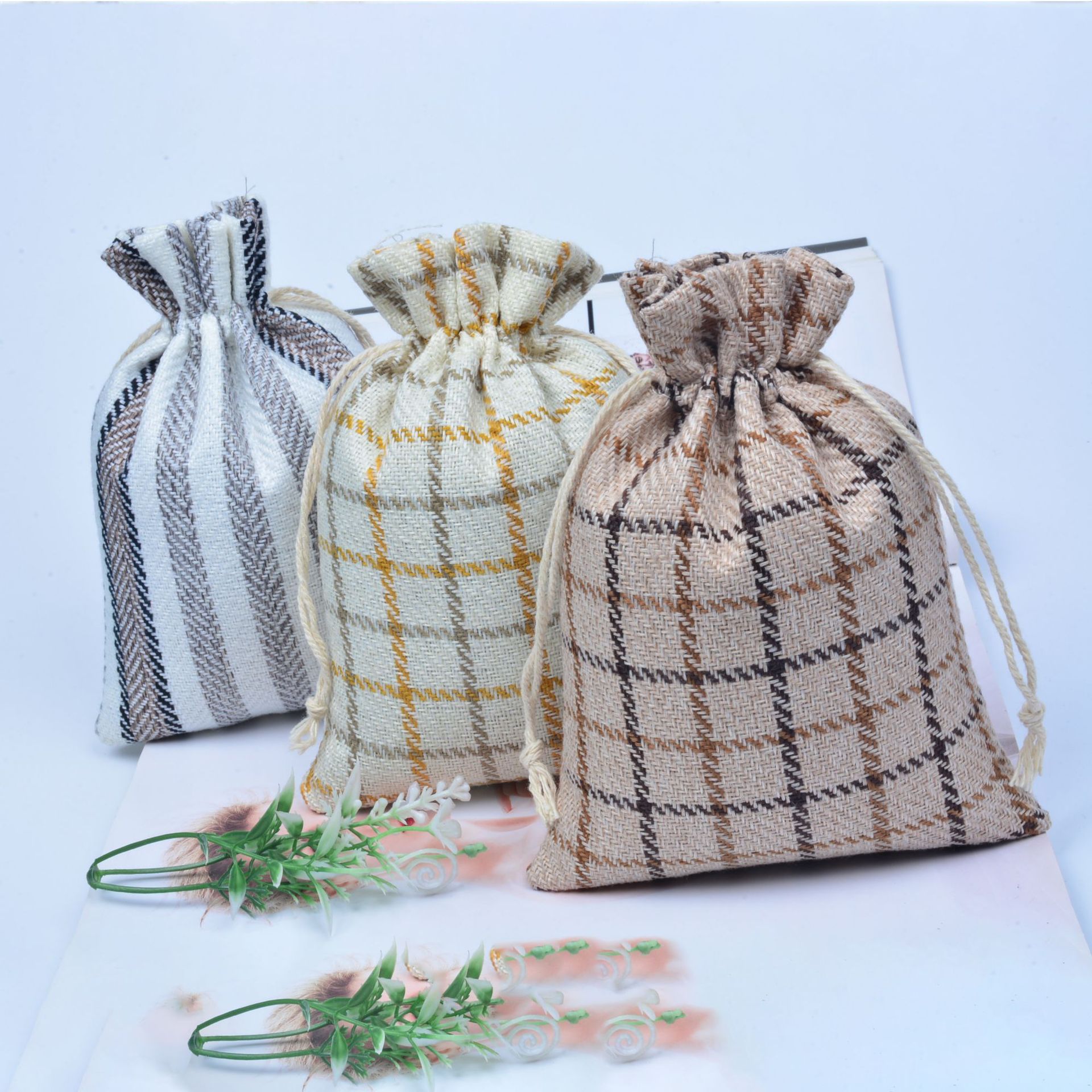 现货小清新条纹格子麻布束口袋车载香包中草药驱蚊包空袋子批发