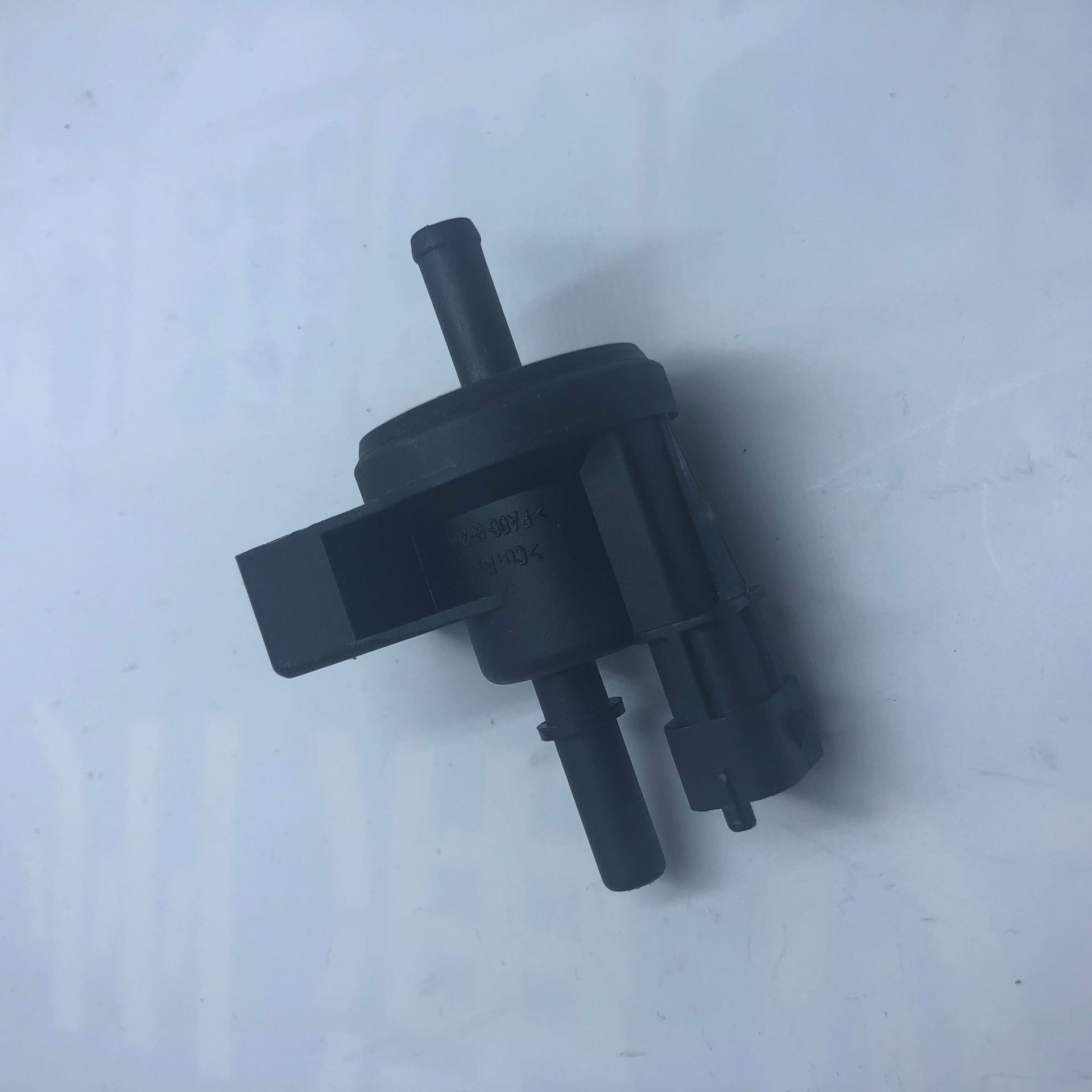 燃油箱通气阀 适用于宝马e90 e93 e92 13907838281