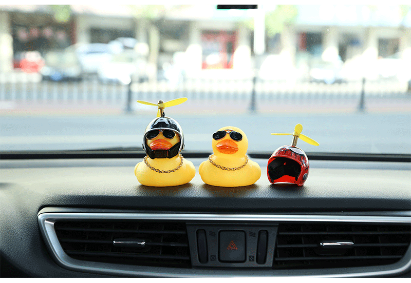 抖音爆款创意款网红鸭子车载小黄鸭汽车摆件新款车载摆件破风鸭
