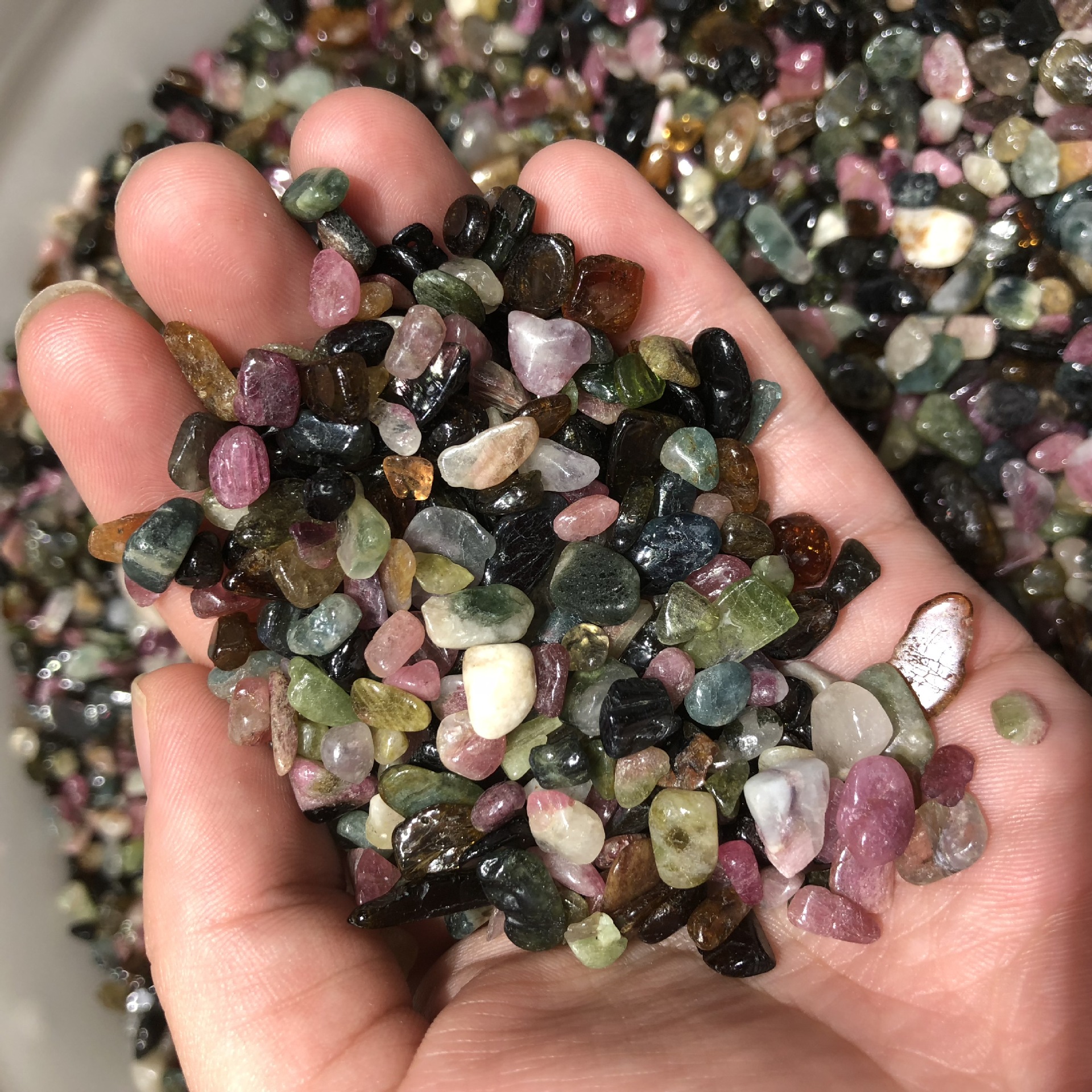 天然巴西红碧玺碎石水晶碎石消磁石 能量石托玛琳电气石厂家直销