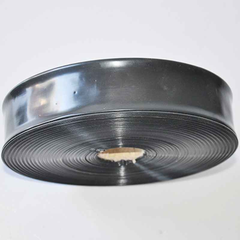 微喷带滴灌带喷水带农用水带喷雾雾化水管喷灌带灌溉软管草莓滴灌