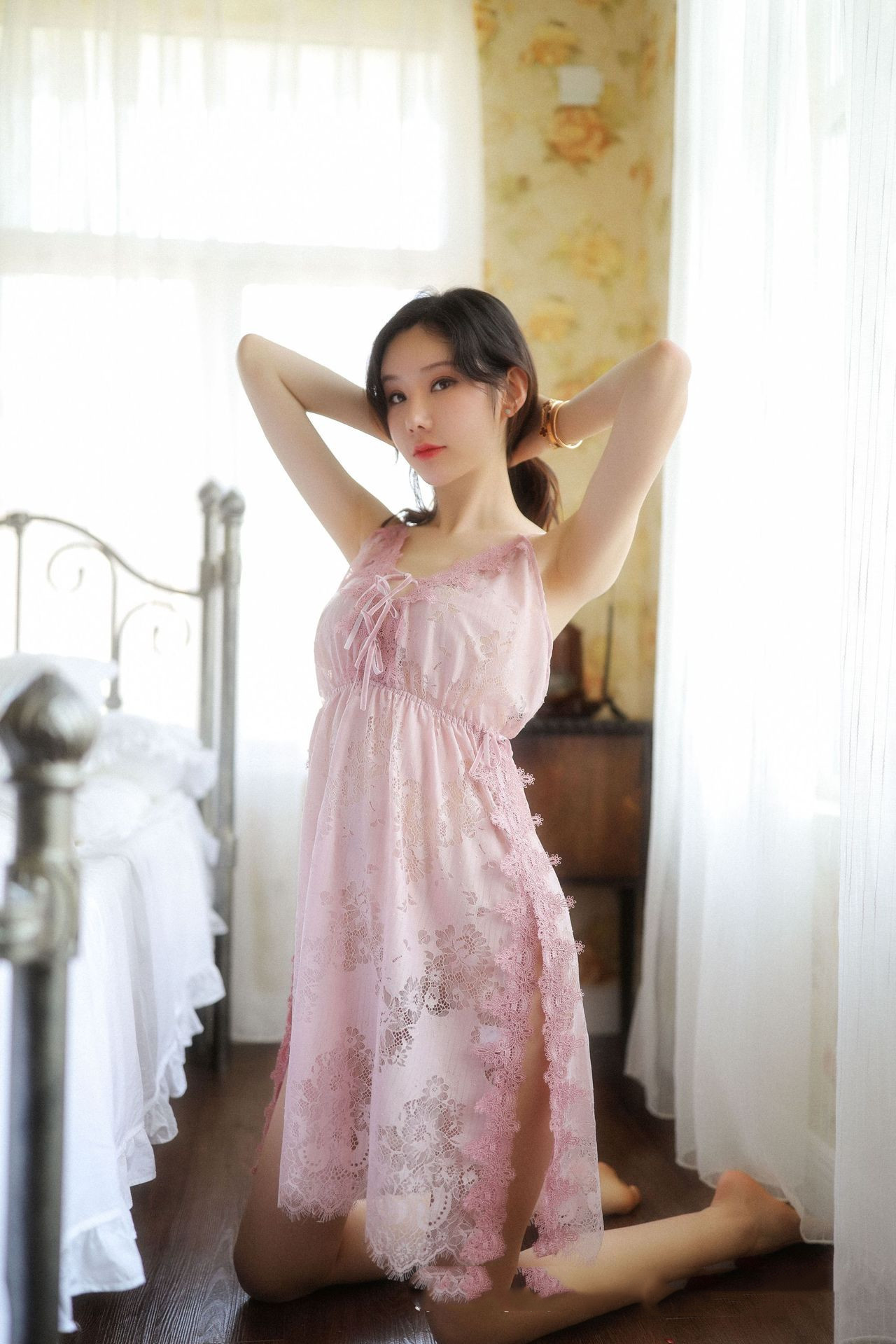 新款情趣内衣 性感镂空蕾丝侧开叉吊带情调睡裙厂家直销