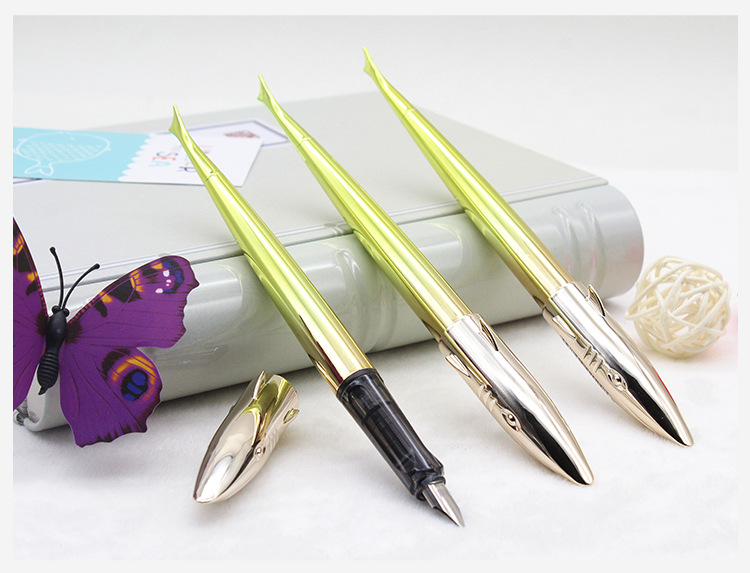 七乐文具儿童鲨鱼钢笔创意小学生书写练字钢笔加可替换墨囊批发