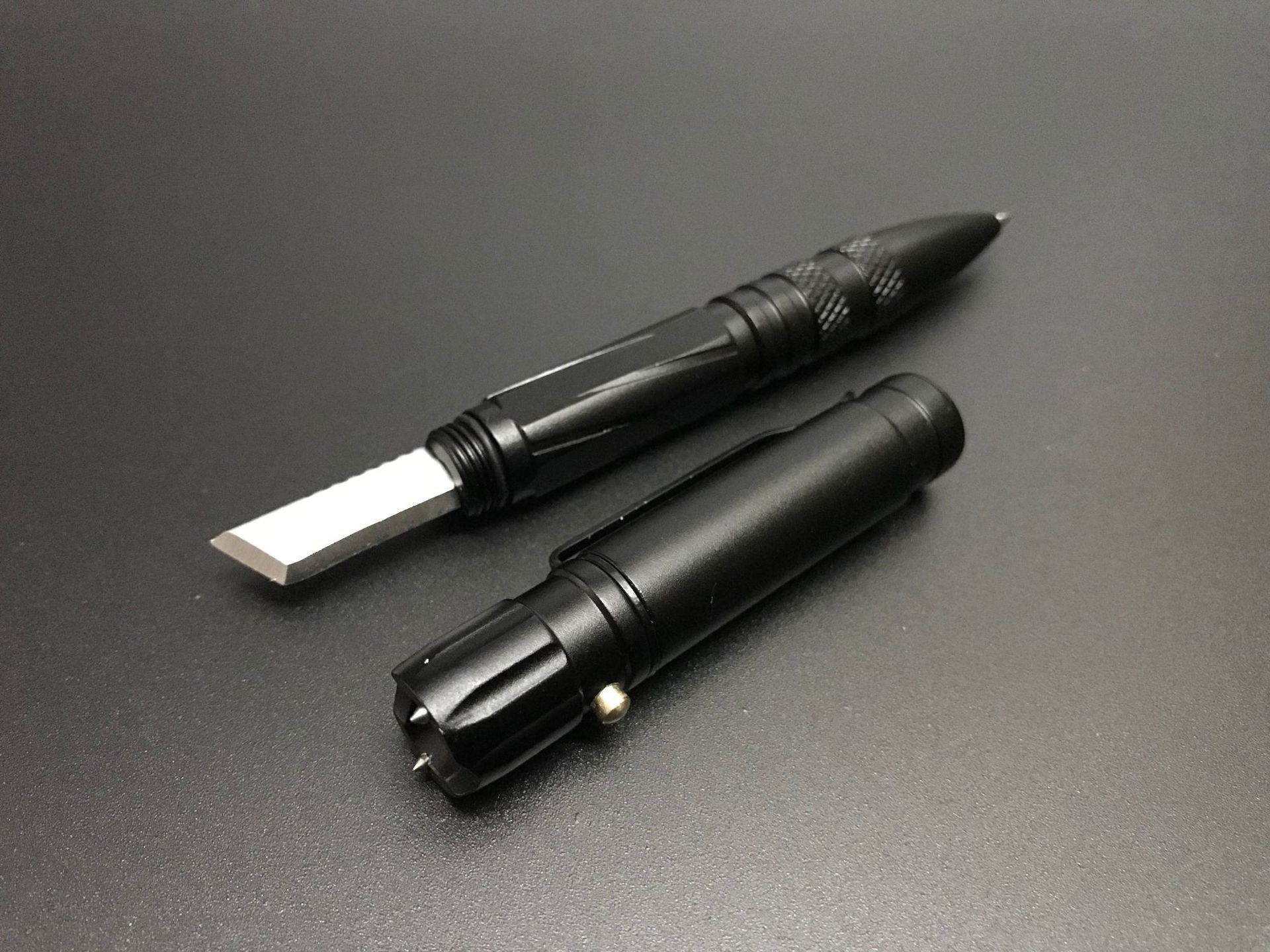 峰之狼 户外多功能钨钢头防身战术笔 led灯防身自卫笔 女子防狼笔