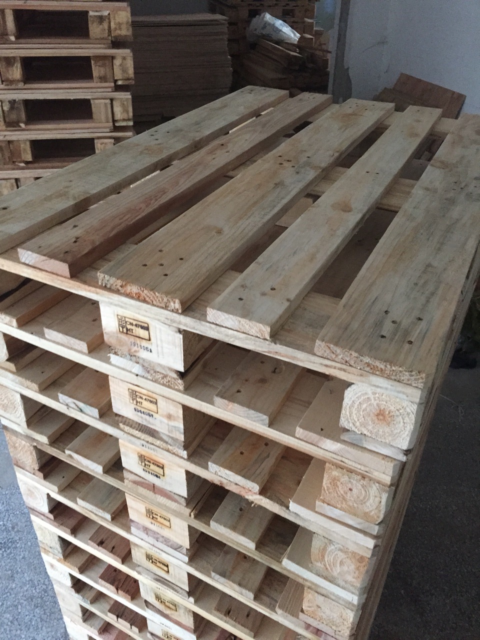 专业生产熏蒸出口欧标卡板,各种出口,周转托盘,尺寸大小可定制