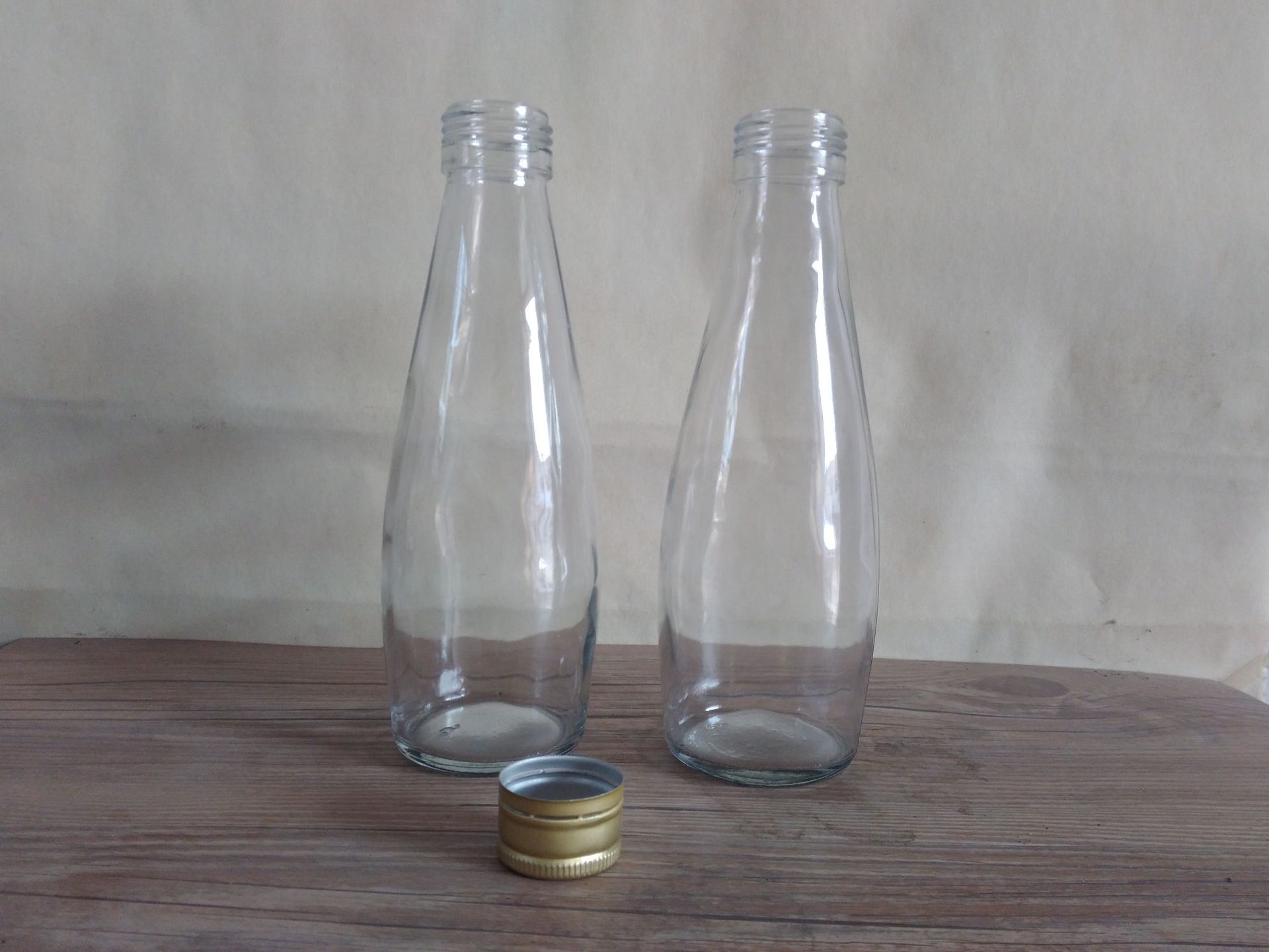 新款250ml收底大肚玻璃果汁饮料瓶矿泉水瓶小底饮品包装玻璃空瓶