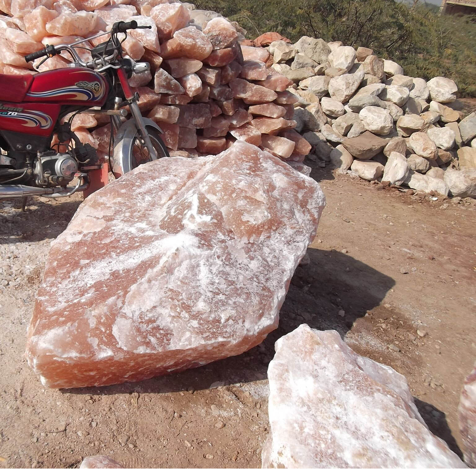 汗蒸房 盐屋 盐房毛石大盐块超凡供应岩盐颗粒 碎岩石