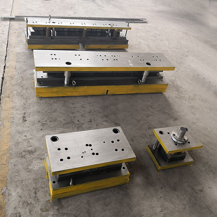 专业制造冲压模具 级进模具 拉伸模具 弯曲模具 大型覆盖件模具