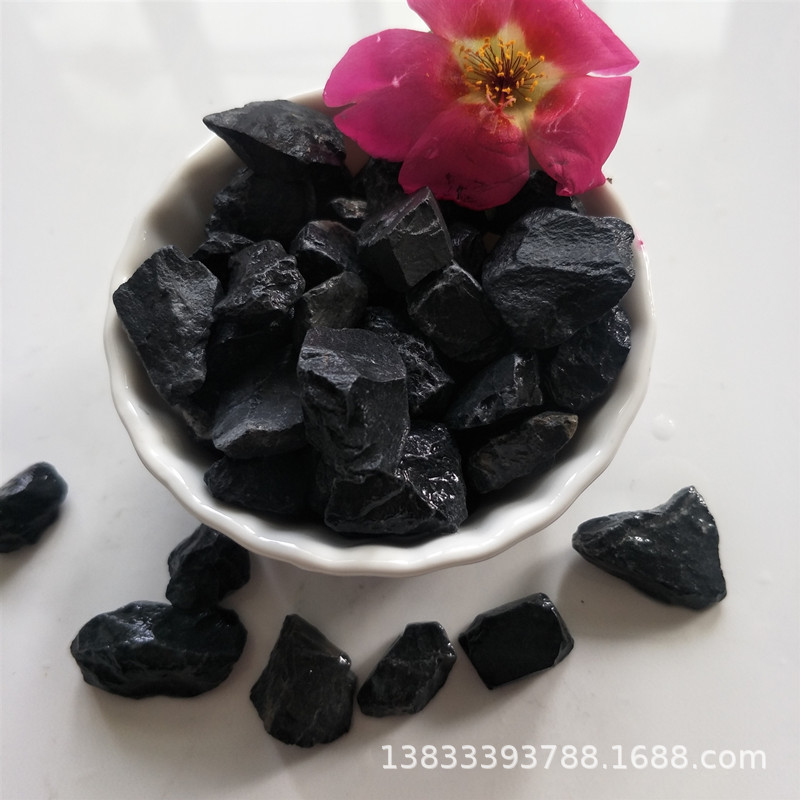 黑色石米水磨石胶粘石人造水泥地砖用黑色石子机制鹅卵石