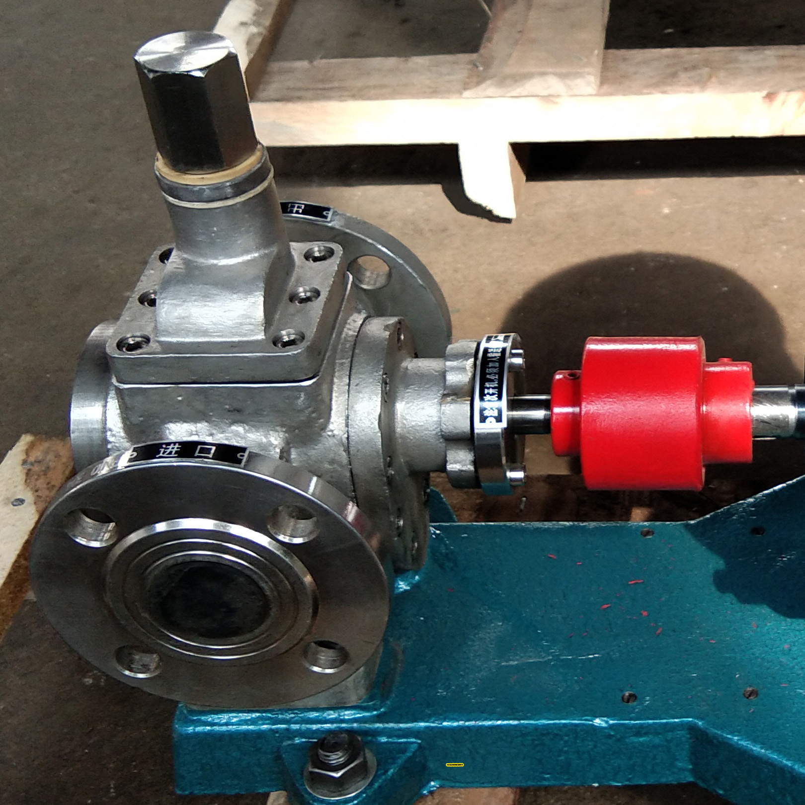 ycb20不锈钢齿轮泵,泵体采用304不锈钢材质,用于输送食用油泵