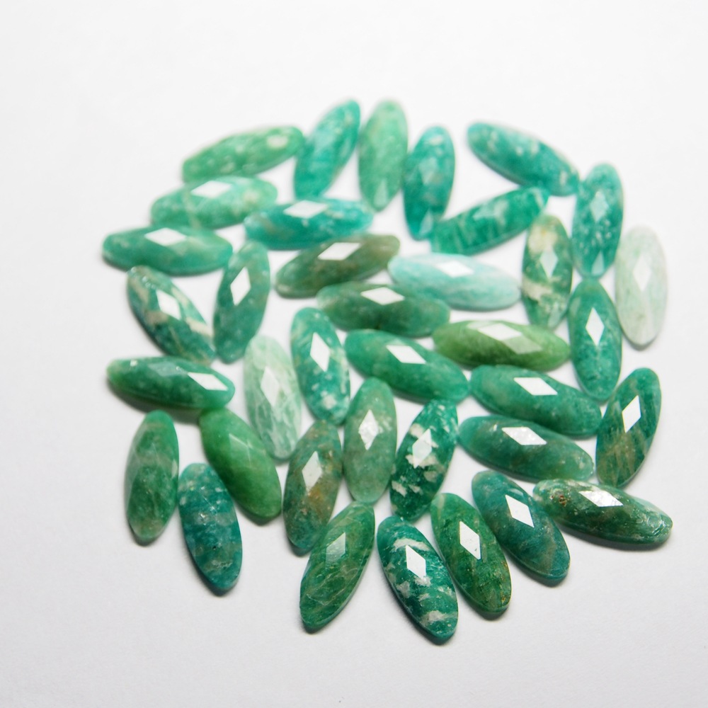 (外贸专供)定做天然粉色石英石染色优化弧面平底素面刻面石头