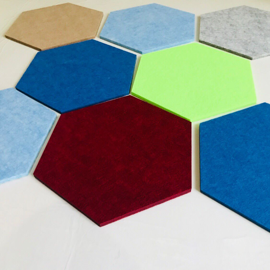 毛毡六角形彩色毛毡板幼儿园装饰板毛毡背景墙吸音板定制批发墙贴