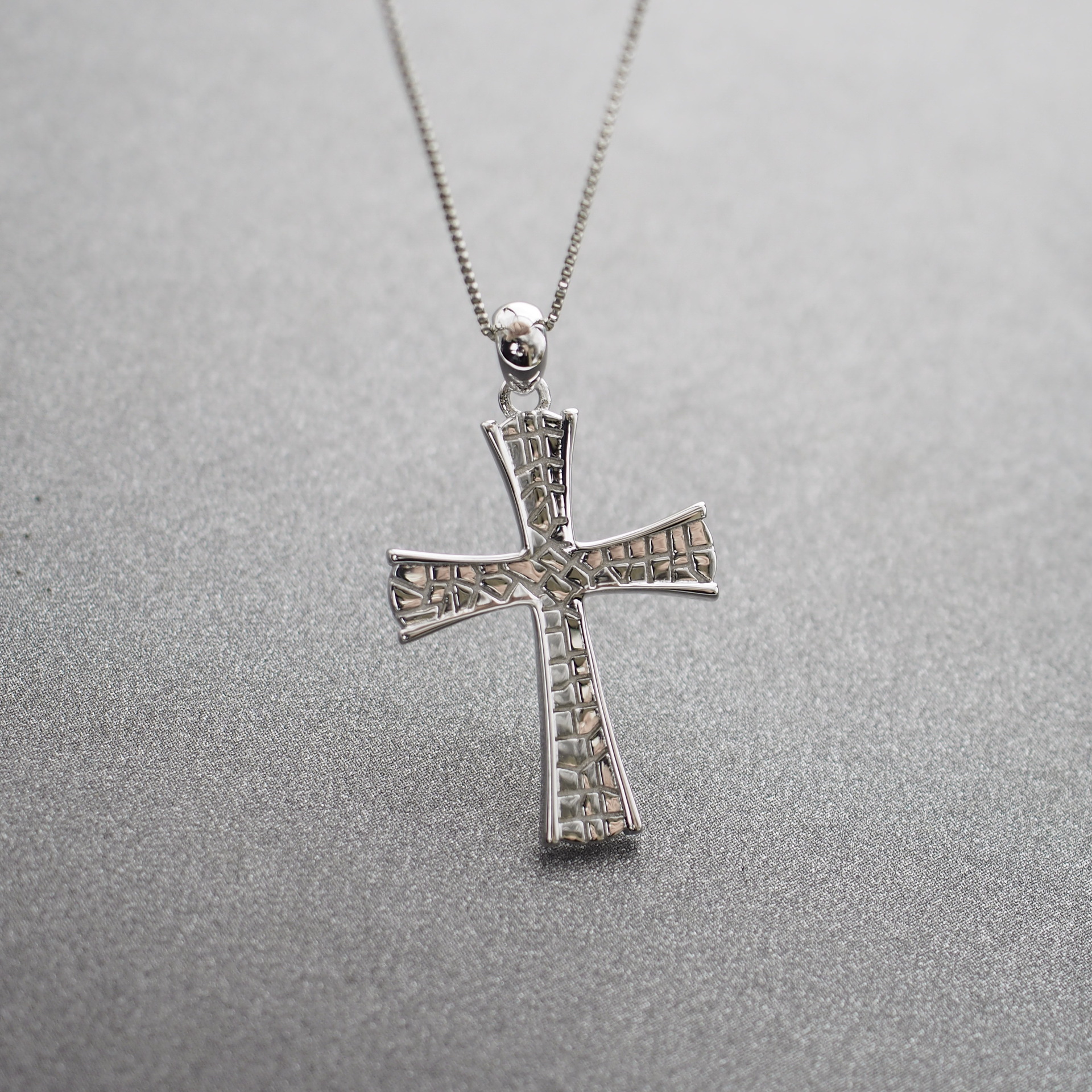 新款立体十字架系列925纯银裂纹基督教项链吊坠情侣款双面两用